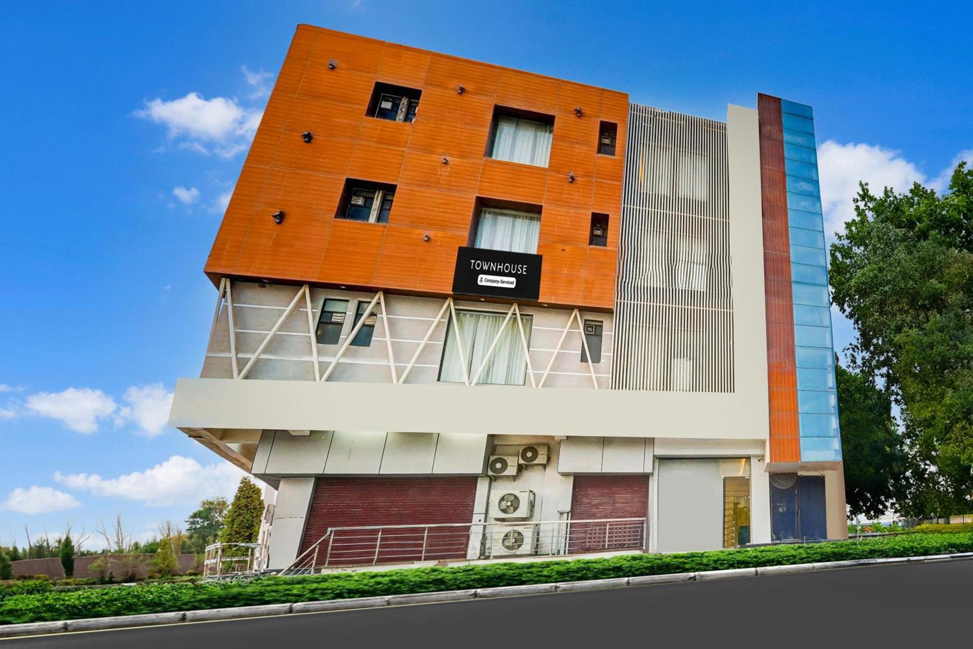 Super Townhouse Jagatpura Hotell Jaipur Exteriör bild