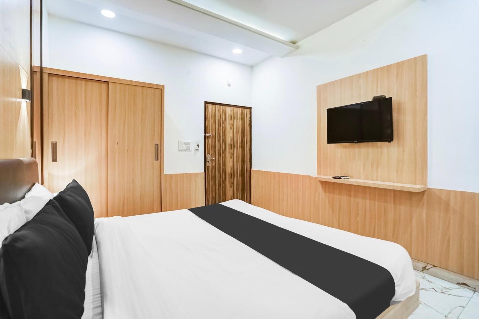 Super Townhouse Jagatpura Hotell Jaipur Exteriör bild